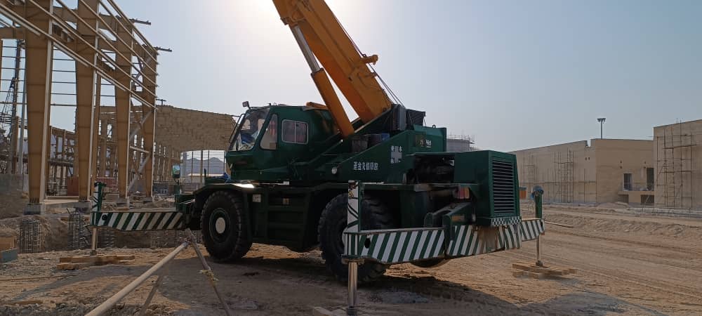 اجاره جرثقيل ٢٥ تن كارگاهي اماده به كار در خوزستان يا ايلام سال ساخت 2013 در خوزستان دارای گواهی ایمنی